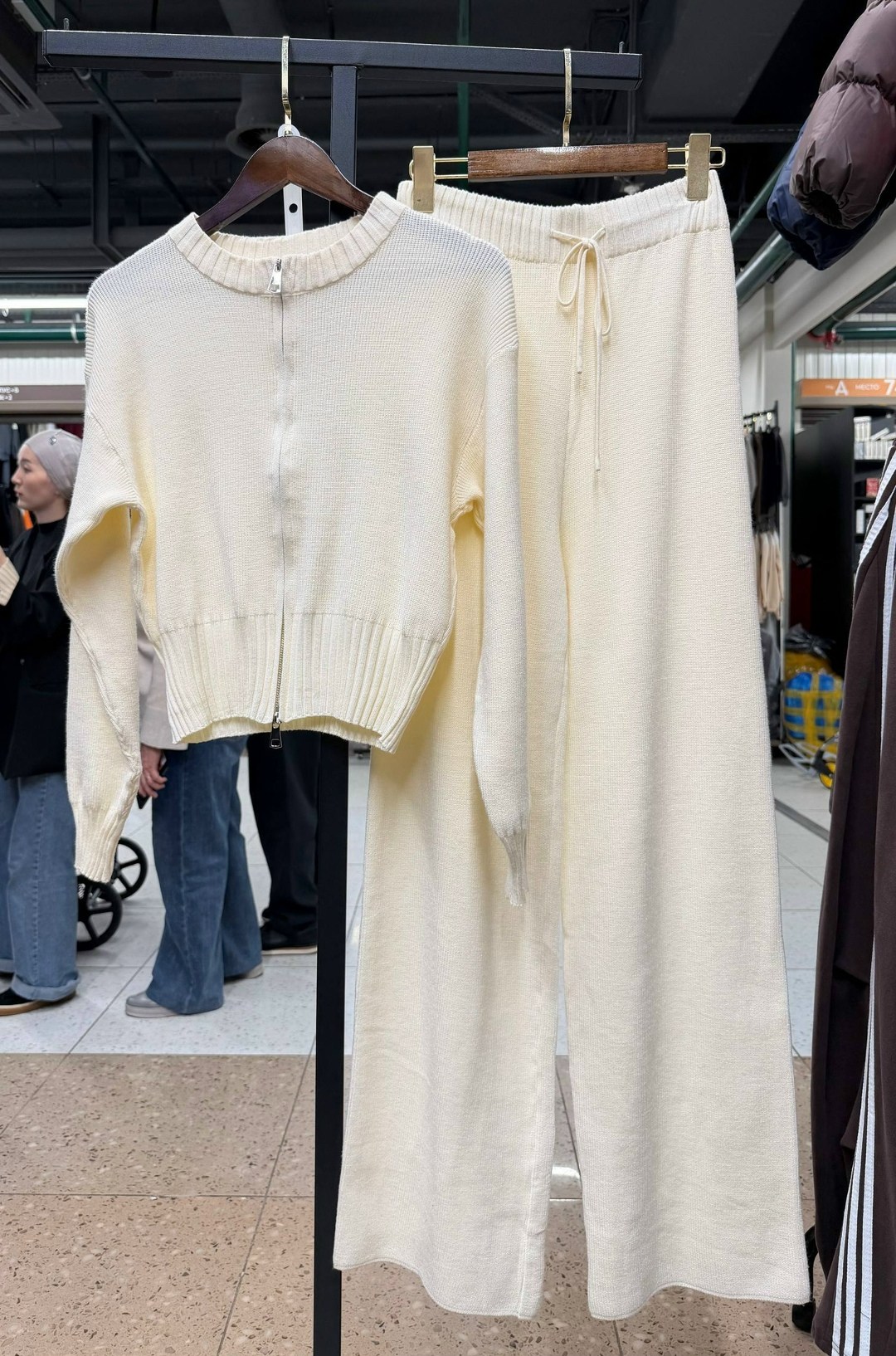 костюм повседневный,костюм christian dior,трикотажные костюмы,женский костюм,костюм dior