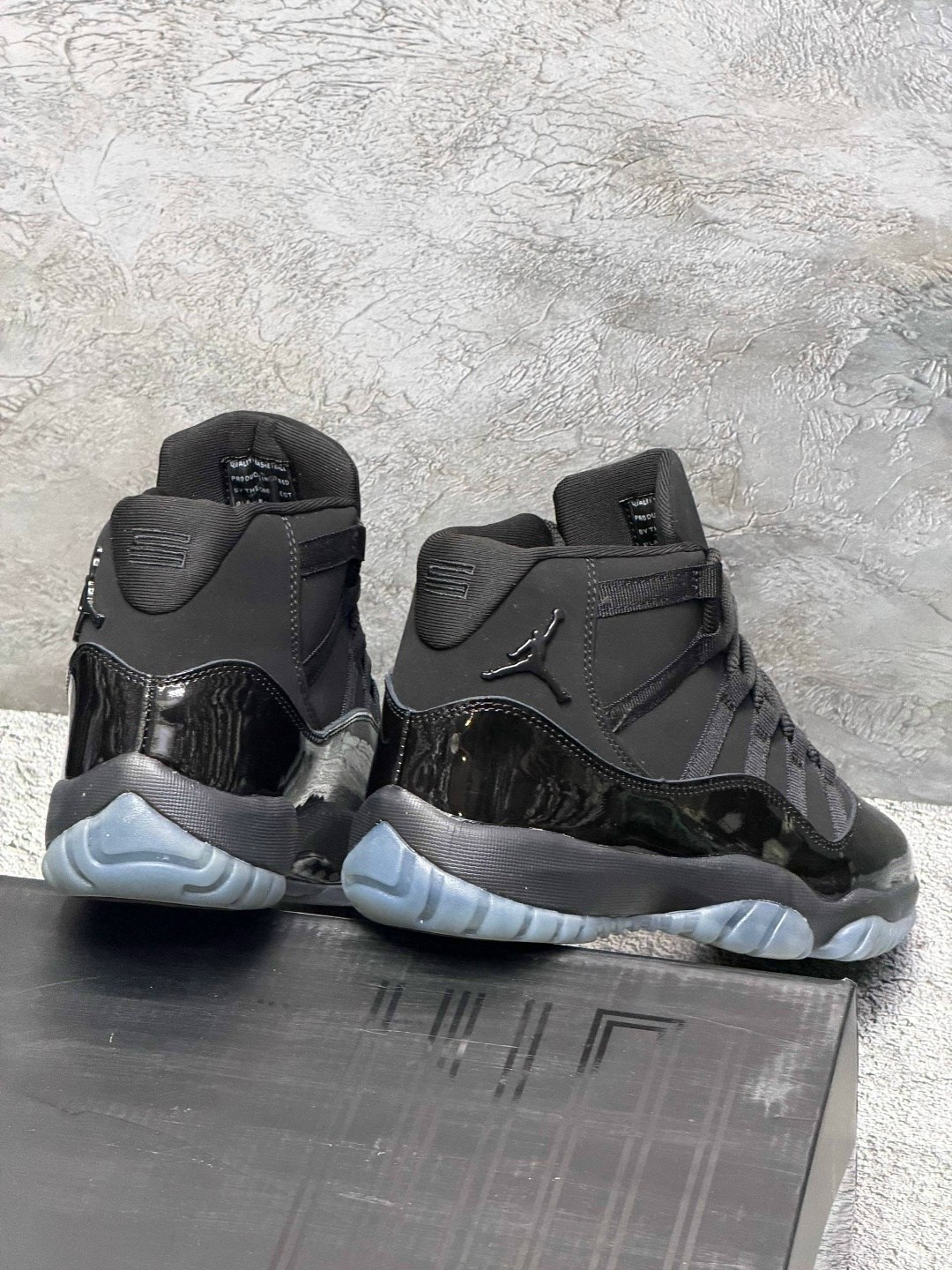 кроссовки nike air jordan 11 retro black,nike air jordan 11 retro,баскетбольные кроссовки air jordan 11 retro "gamma blue",nike air jordan 11,кроссовки мужские