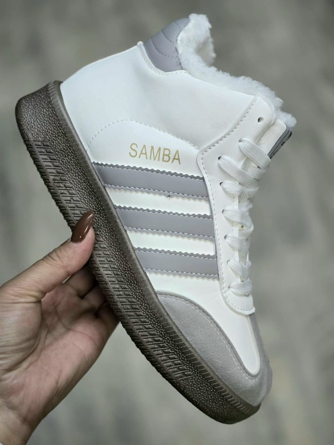 кроссовки высокие adidas samba зимние с мехом,,кроссовки женские зимние,женские кроссовки,кроссовки adidas женские