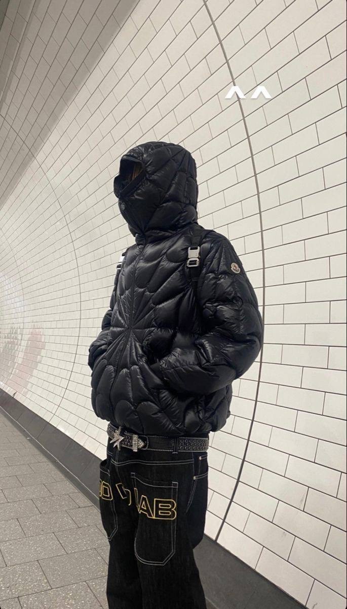 пуховик moncler spider,пуховики монклер,пуховик moncler,куртка монклер,мужской короткий пуховик с рисунком паутины