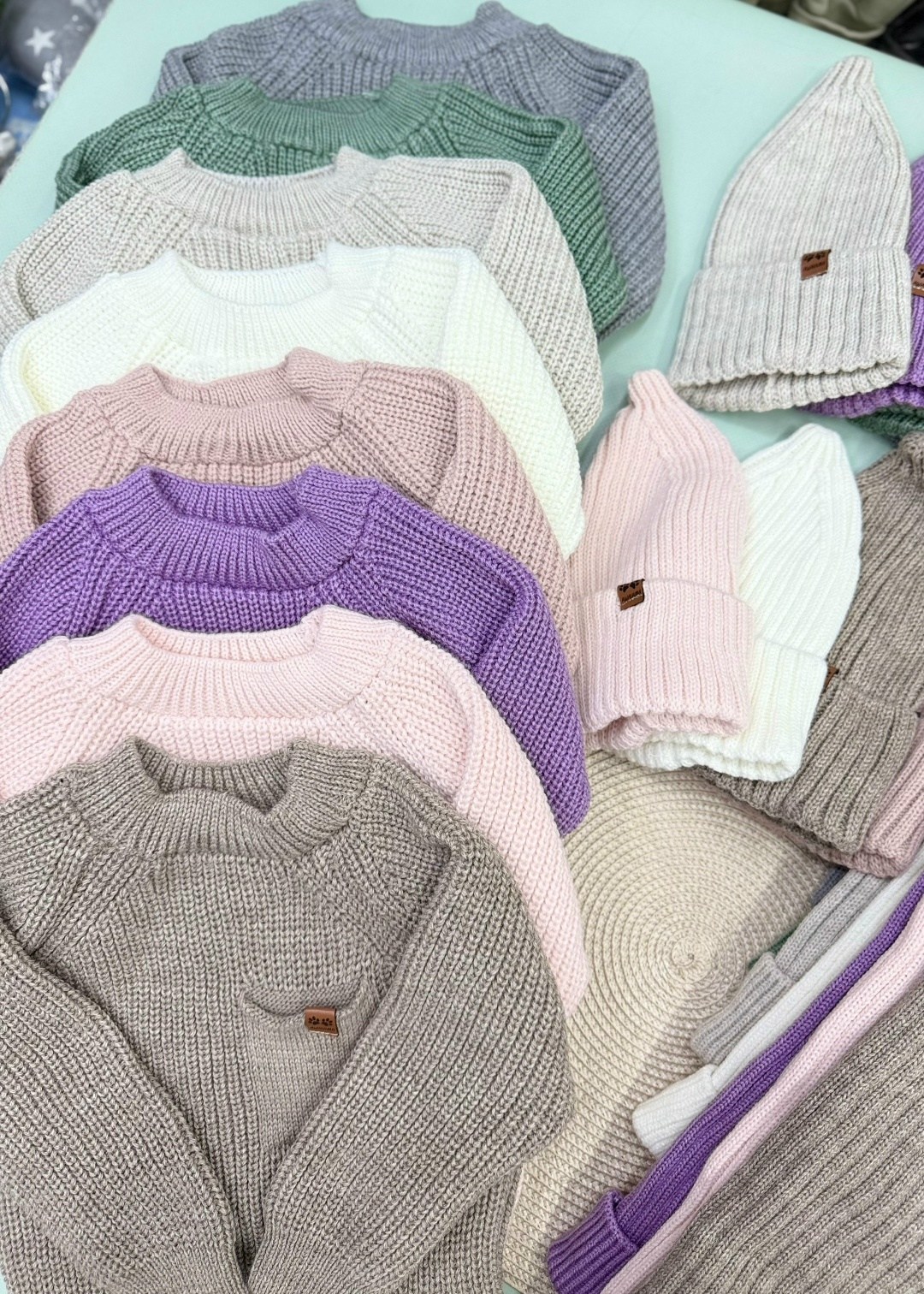 вязаные комплекты,вязаный костюм для малыша,костюм вязанный,вязанный костюм детский,одежда для новорожденного
