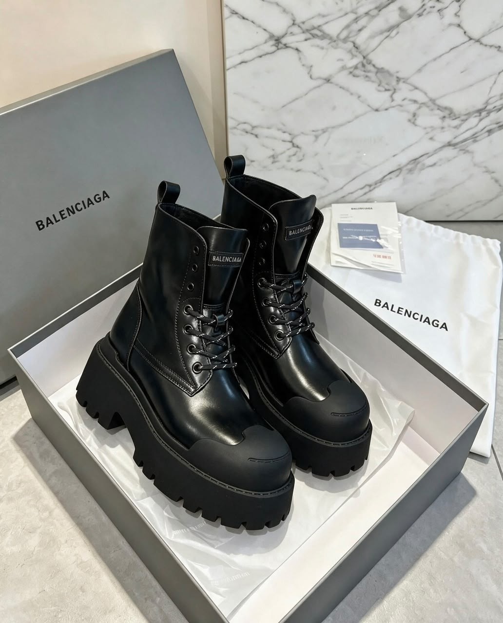 ботинки balenciaga,balenciaga женские кожаные ботинки balenciaga чёрного цвета,ботинки женские зимние balenciaga,balenciaga ботинки женские,ботинки balenciaga из натуральной замши женские