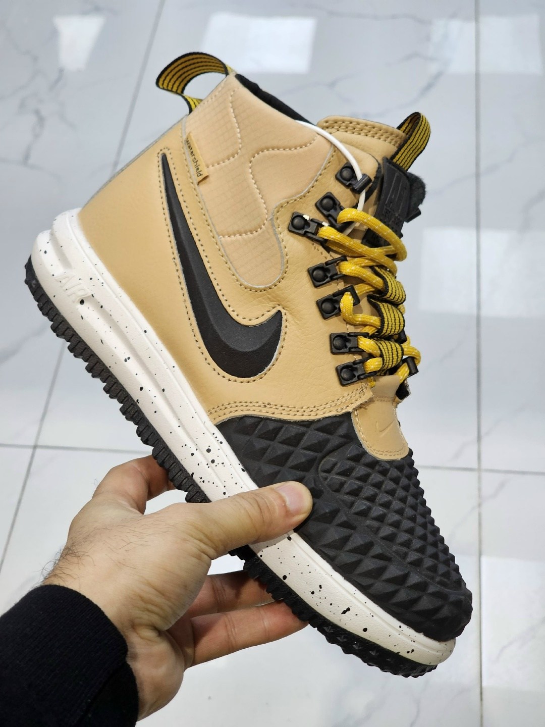кроссовки nike lunar force 1 duckboot,кроссовки зимние nike lunar force 1 duckboot,кроссовки nike lunar force 1 duckboot цвет серый,кроссовки nike lunar force 1 duckboot grey с мехом,nike lunar force