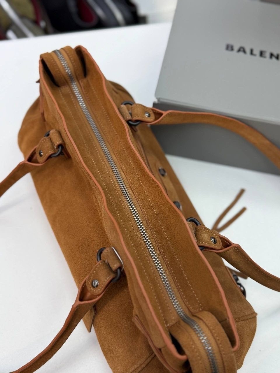 balenciaga сумка,сумка женская balenciaga,сумка женская замшевая,сумка,замшевая сумка