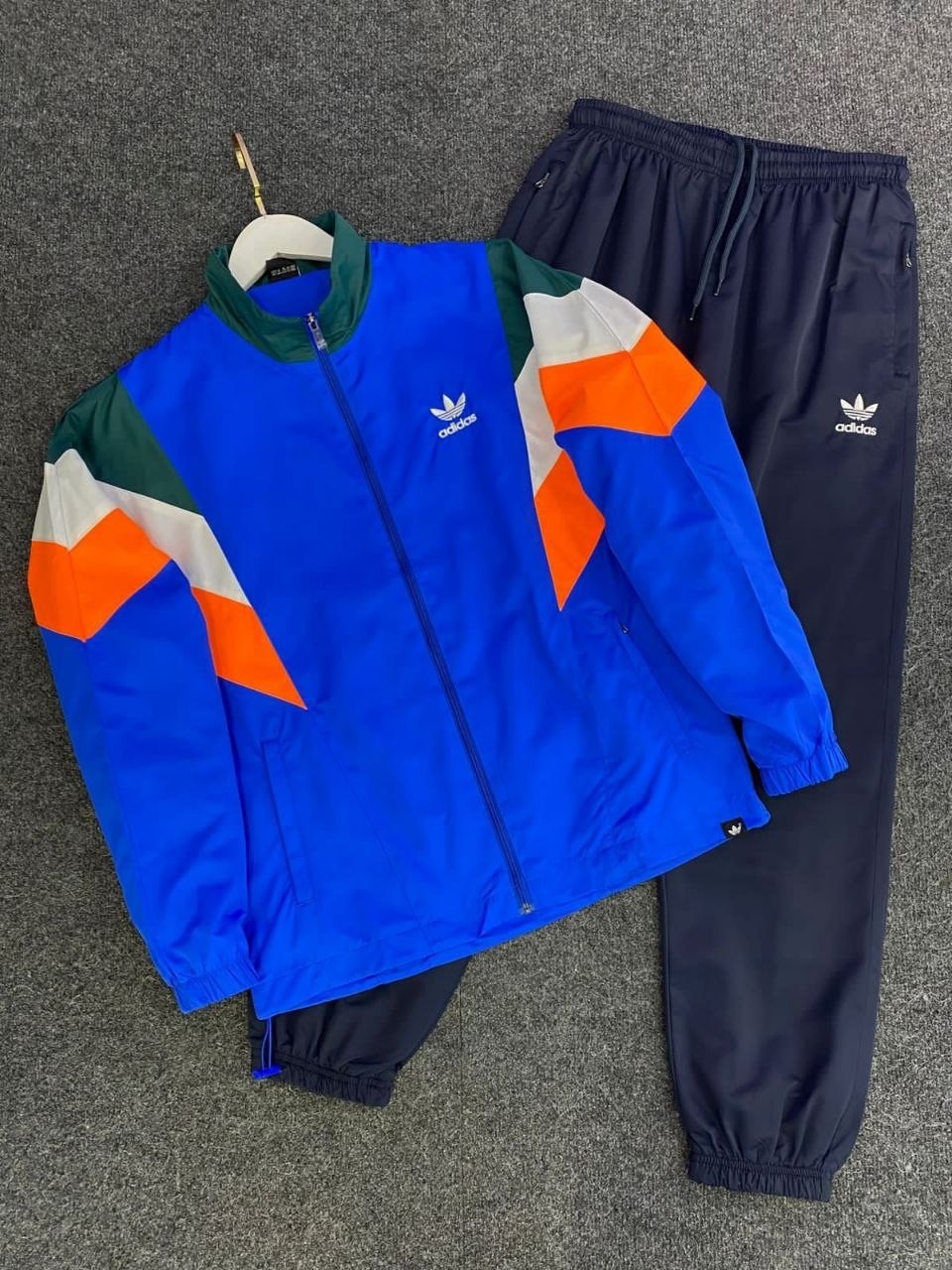 спортивный костюм adidas в стиле 90,спортивный костюм adidas,костюм adidas 90 х,спортивный костюм мужской adidas,спортивный костюм adidas 90х
