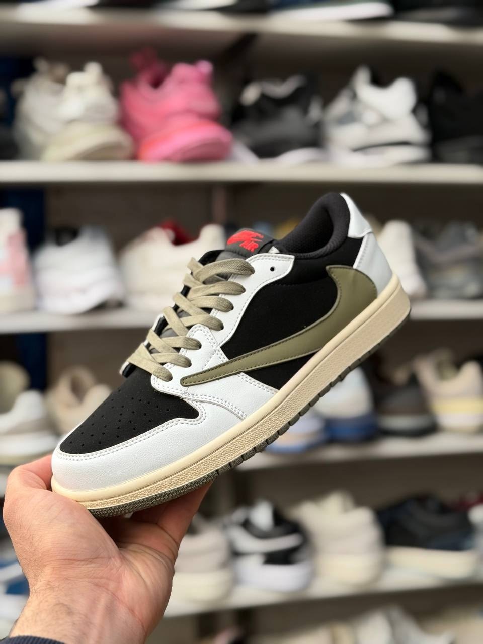nike air jordan 1 low travis scott olive,travis scott x air jordan 1 low og "olive",кроссовки air jordan 1 low og из коллаборации с travis scott,кроссовки nike air jordan 1 low travis scott,nike air j