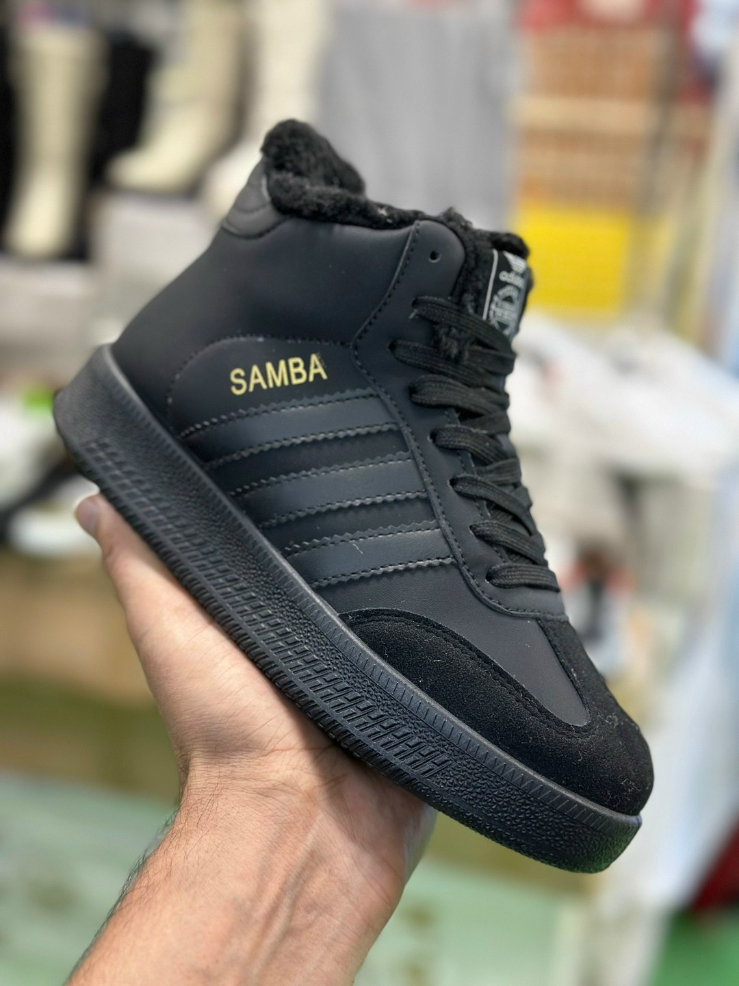 кроссовки высокие adidas samba зимние с мехом,адидас иники мужские зимние кроссовки,кроссовки мужские adidas,samba кроссовки,кроссовки adidas