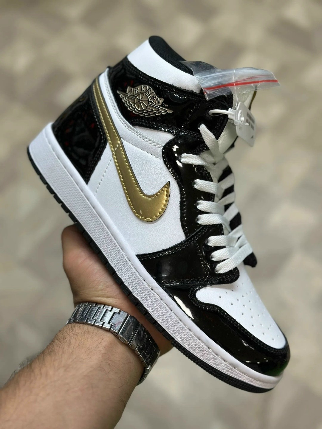 кроссовки nike air jordan 1 retro high,кроссовки nike air jordan retro 1 high dior,nike air jordan 1 retro high,кроссовки nike air jordan 1,nike air jordan 1