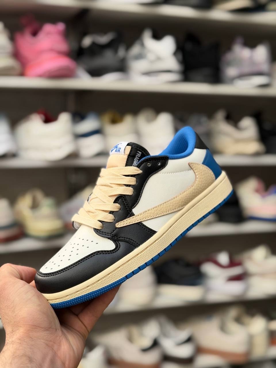 nike air jordan 1 low travis scott olive,travis scott x air jordan 1 low og "olive",кроссовки air jordan 1 low og из коллаборации с travis scott,кроссовки nike air jordan 1 low travis scott,nike air j