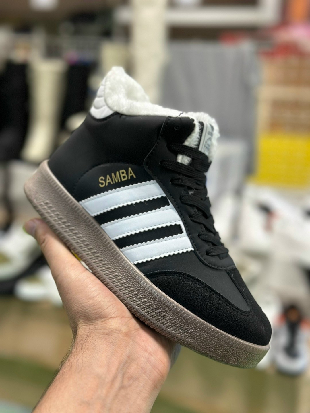 кроссовки высокие adidas samba зимние с мехом,адидас иники мужские зимние кроссовки,кроссовки мужские adidas,samba кроссовки,кроссовки adidas