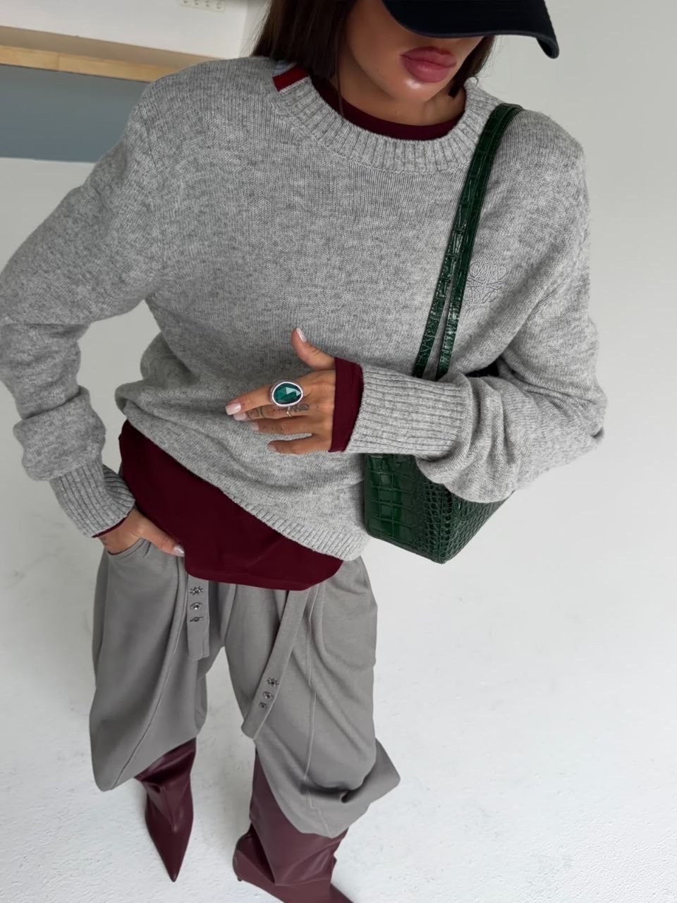 свитер оверсайз,свитер оверсайз вязаный укороченный теплый indi knitwear,женский свитер оверсайз,серый свитер оверсайз,свитер оверсайз вязаный укороченный теплый