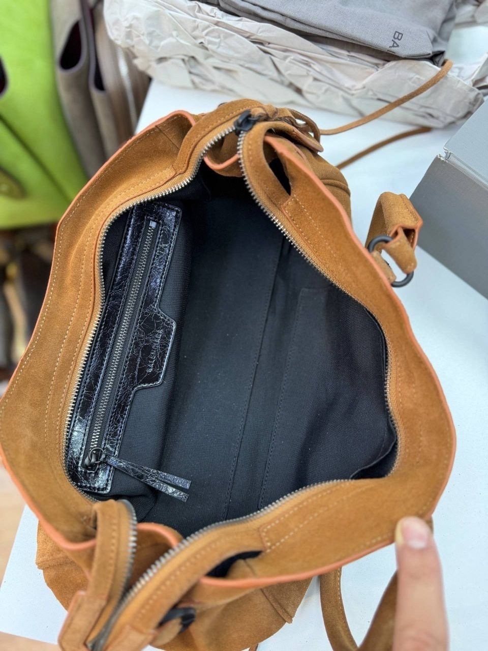 balenciaga сумка,сумка женская balenciaga,сумка женская замшевая,сумка,замшевая сумка