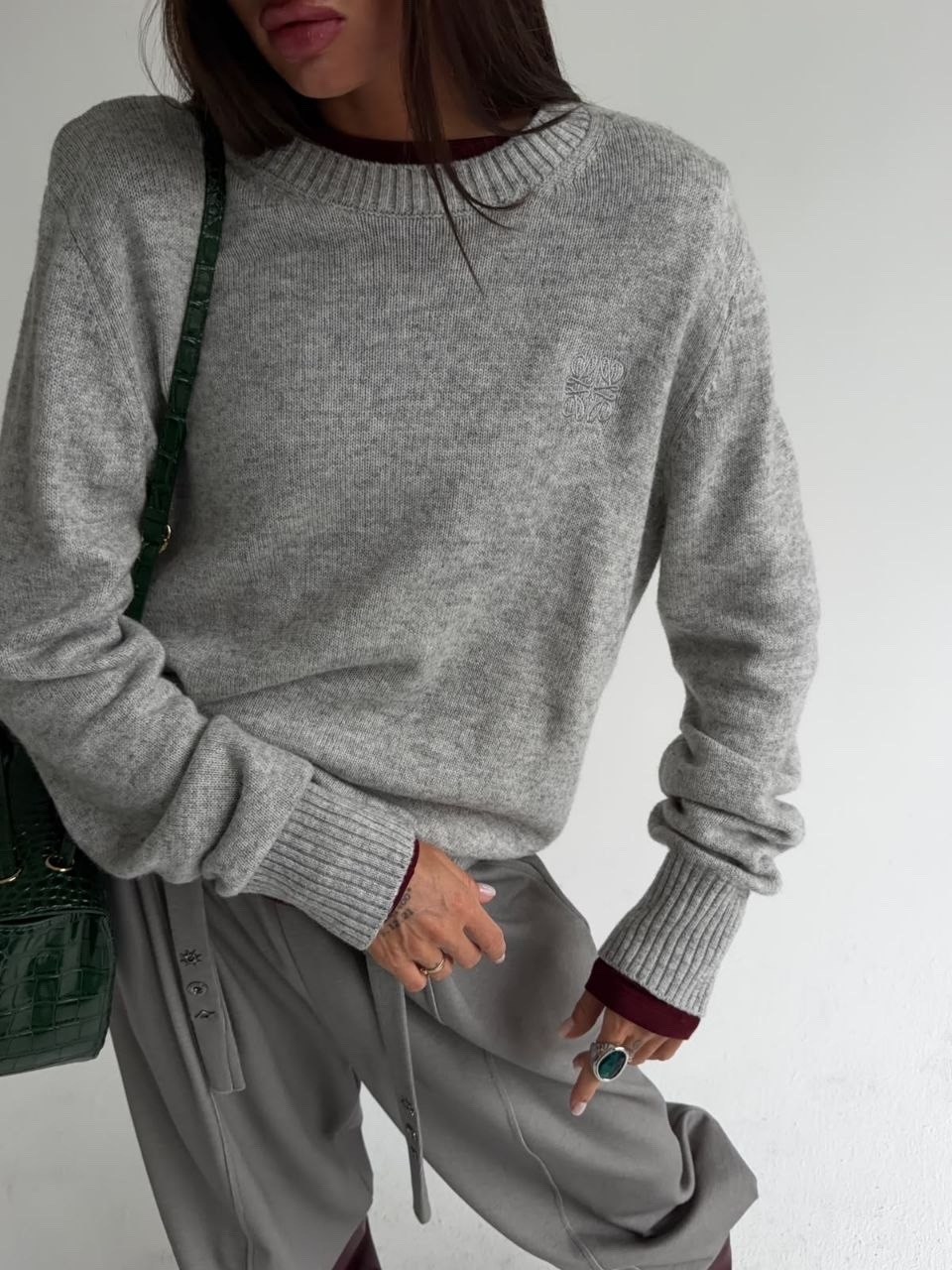 свитер оверсайз,свитер оверсайз вязаный укороченный теплый indi knitwear,женский свитер оверсайз,серый свитер оверсайз,свитер оверсайз вязаный укороченный теплый