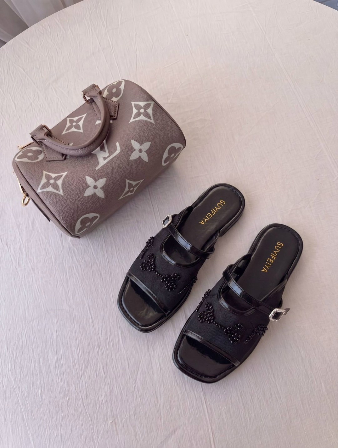 шлепанцы louis vuitton,луи виттон шлепки женские,шлепанцы луи виттон,шлепки луи витон женские,