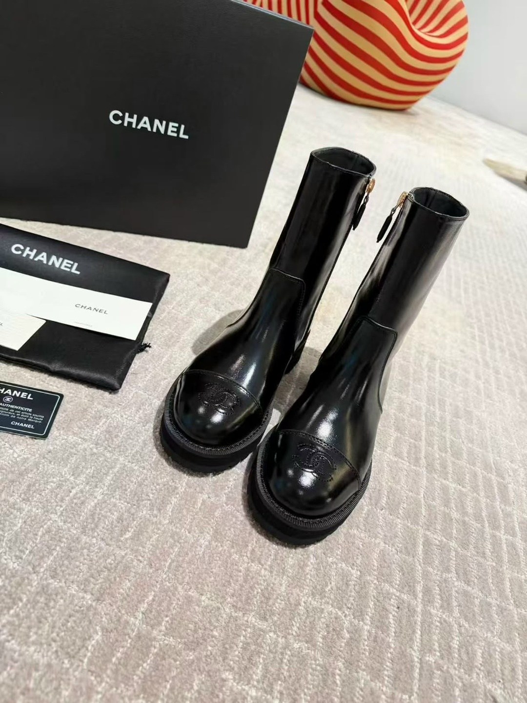 сапоги chanel,ботинки chanel,женские кожаные сапоги chanel черные 2026 укороченные,chanel (шанель) новые женские осенне-зимние сапоги,демисезонные женские ботинки в стиле chanel