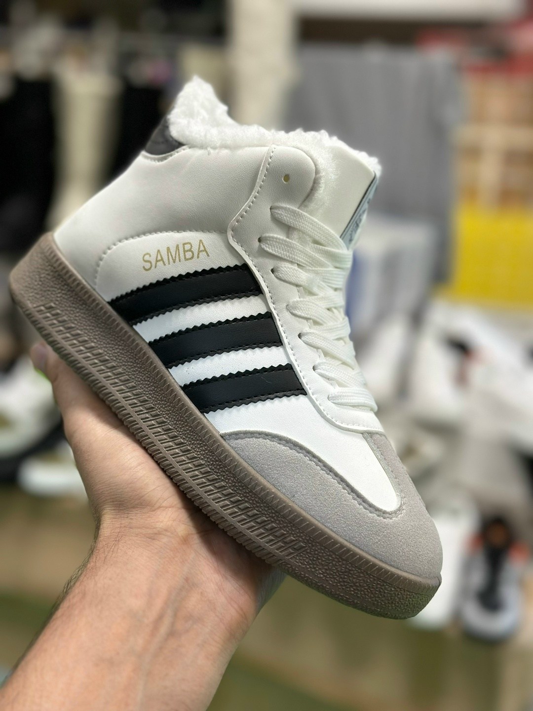 кроссовки высокие adidas samba зимние с мехом,адидас иники мужские зимние кроссовки,кроссовки мужские adidas,samba кроссовки,кроссовки adidas