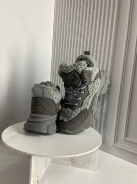 Кроссовки