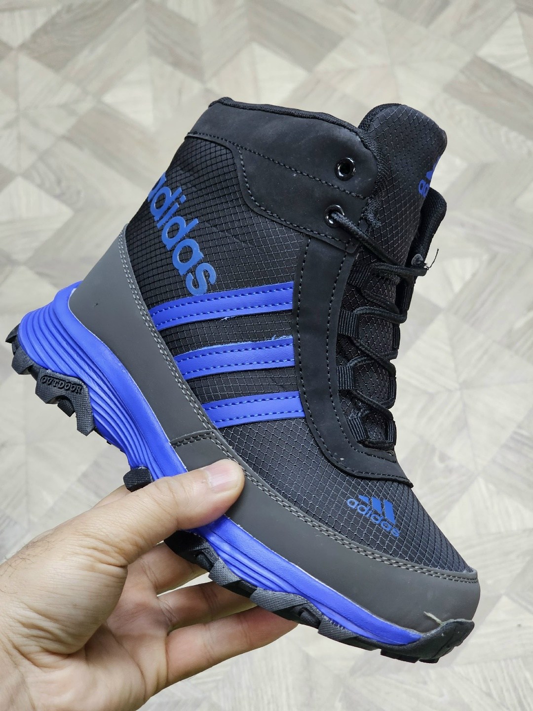 зимние кроссовки adidas climaproof мехом черные мужские ботинки адидас,зимние ботинки adidas climaproof высокие,зимние кроссовки adidas,мужские зимние кроссовки адидас,зимние кроссовки адидас