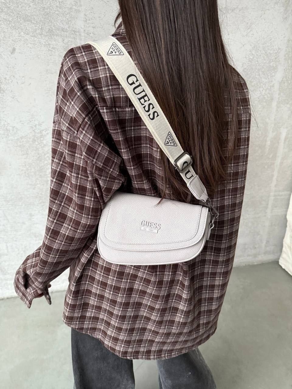сумка,сумка guess,сумка guess кросс боди через плечо,стильная сумка,мини сумка