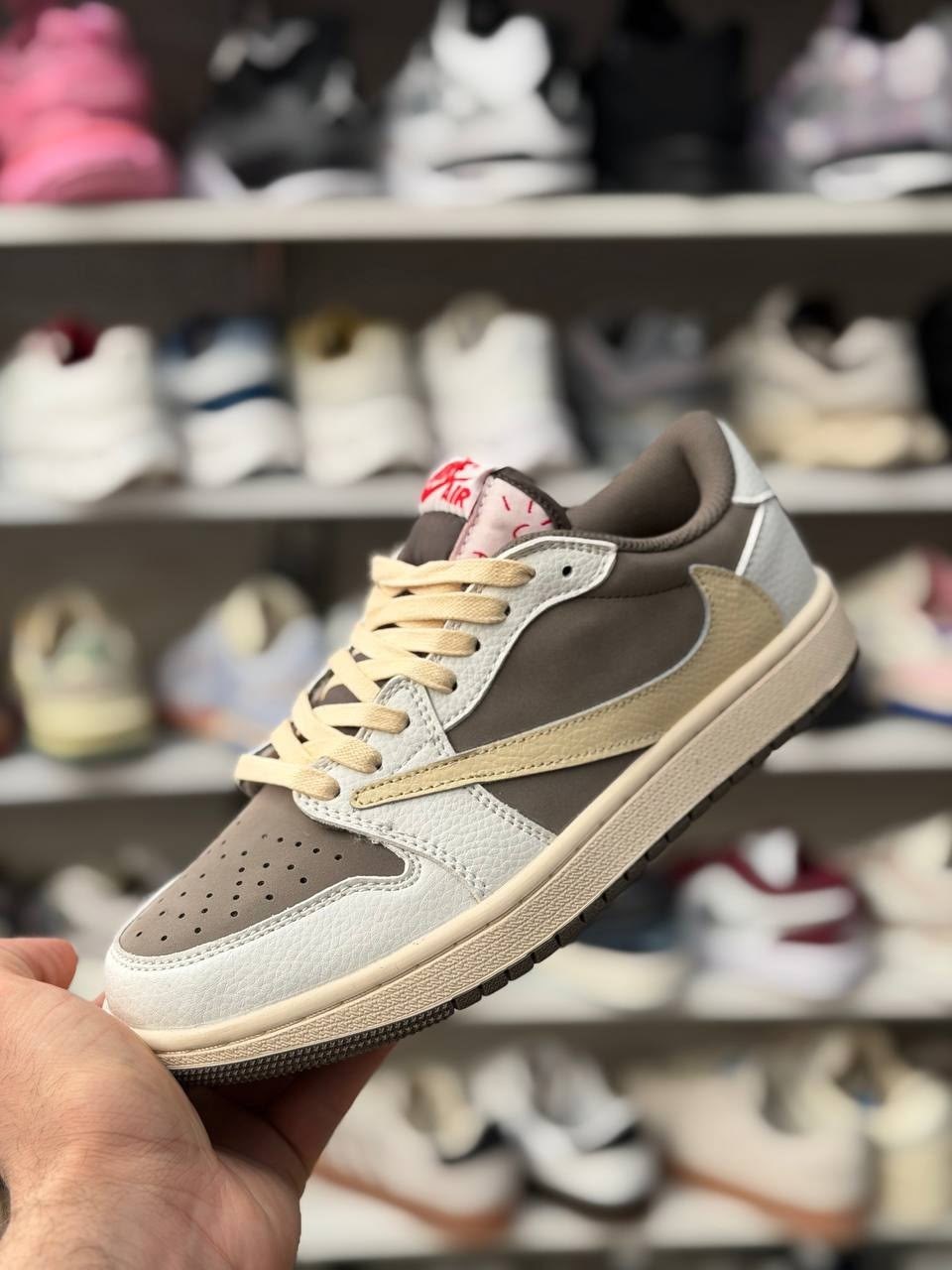 nike air jordan 1 low travis scott olive,travis scott x air jordan 1 low og "olive",кроссовки air jordan 1 low og из коллаборации с travis scott,кроссовки nike air jordan 1 low travis scott,nike air j
