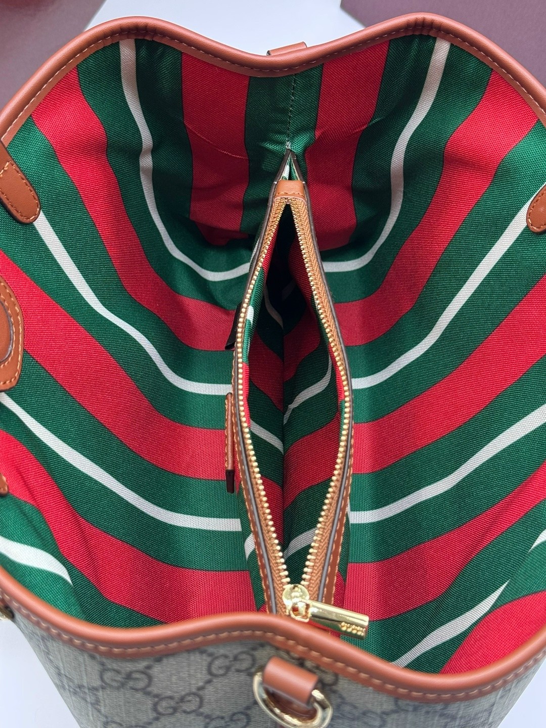сумка gucci,сумка женская gucci,сумка через плечо gucci,сумка шоппер гуччи,сумка