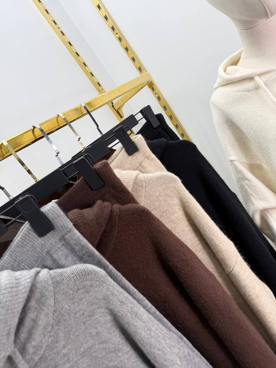 кашемировый костюм loro piana,костюм loro piana,трикотажные костюмы,костюм brunello cucinelli,кашемировый костюм лоро пиано