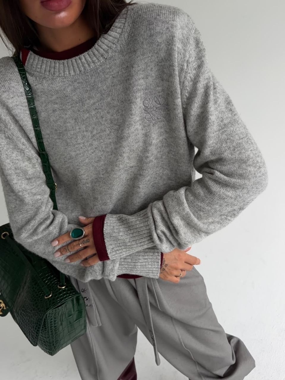свитер оверсайз,свитер оверсайз вязаный укороченный теплый indi knitwear,женский свитер оверсайз,серый свитер оверсайз,свитер оверсайз вязаный укороченный теплый