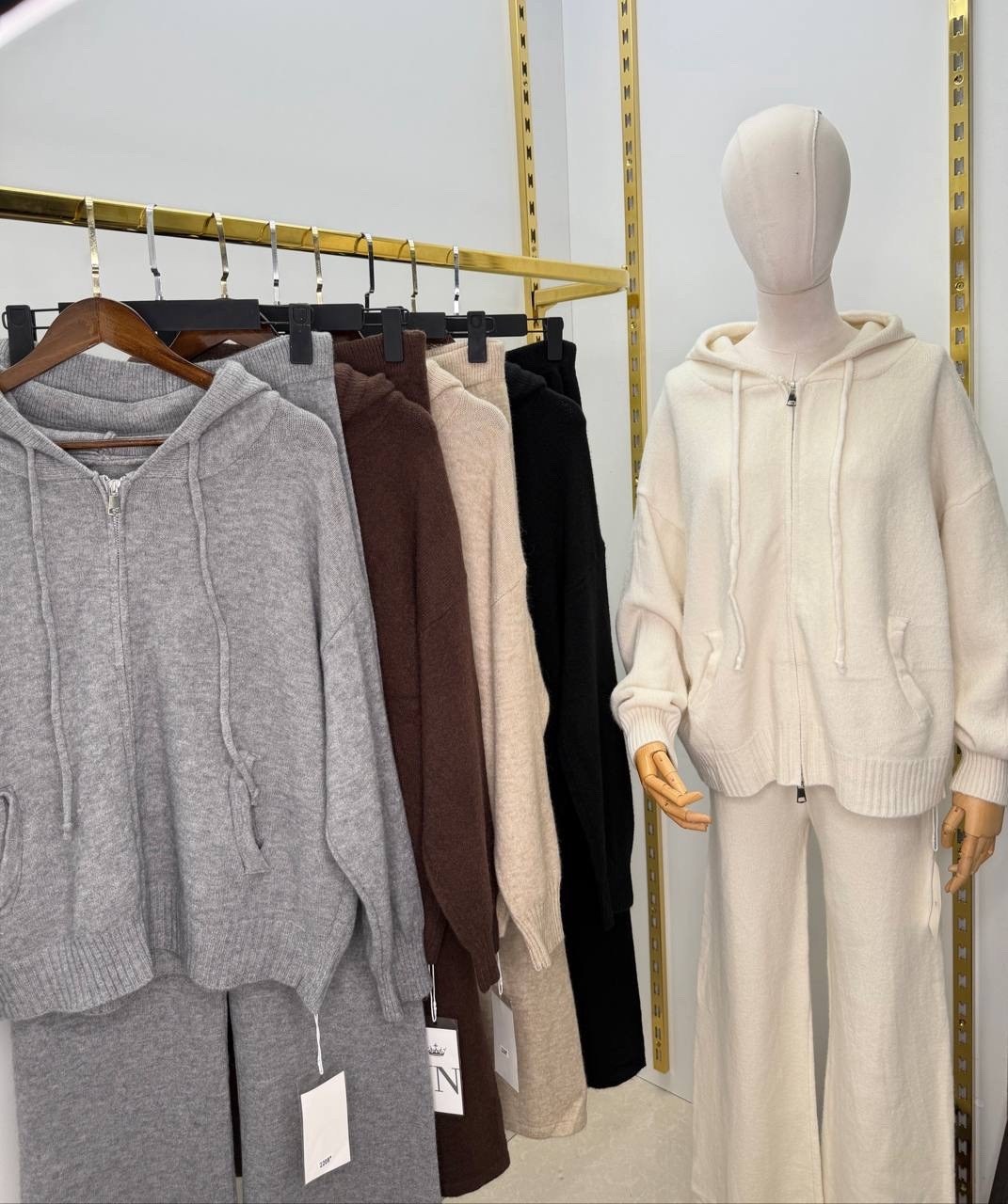 кашемировый костюм loro piana,костюм loro piana,трикотажные костюмы,костюм brunello cucinelli,кашемировый костюм лоро пиано