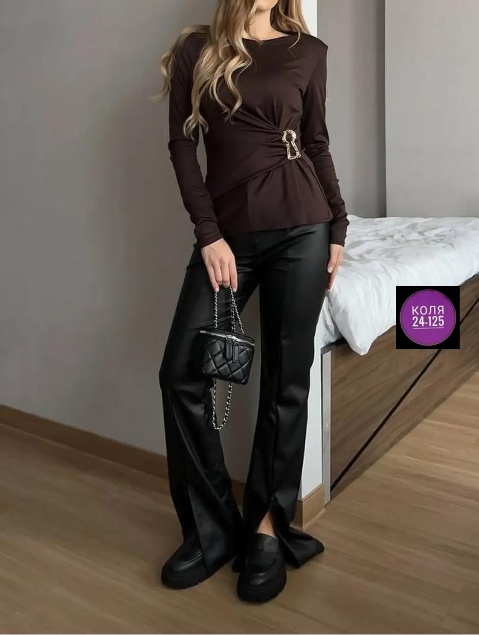 кожаные штаны клеш женские,брюки кожаные клеш,кожаные брюки клеш с разрезом из экокожи,кожаные штаны,кожаные брюки с разрезами