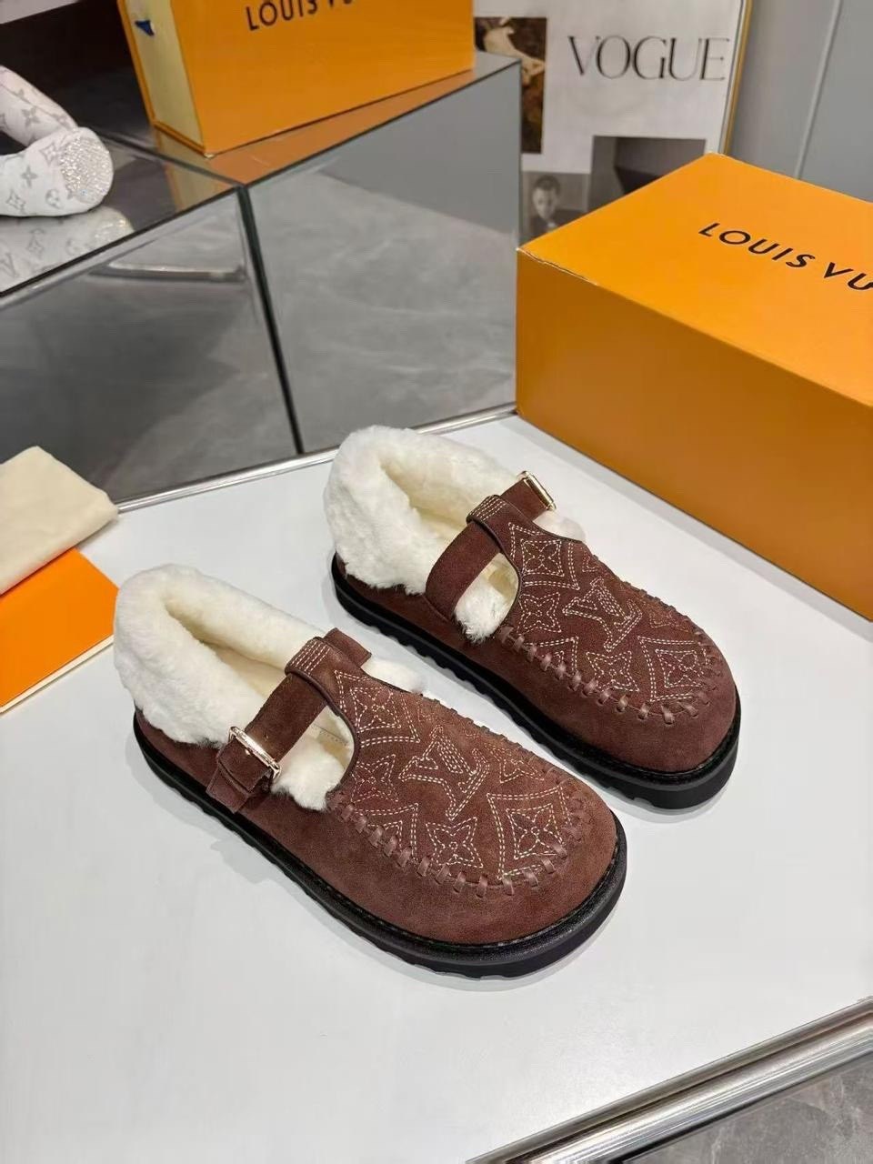 ботинки louis vuitton,лоферы louis vuitton,женские замшевые ботинки louis vuitton colorado comfort на меху бежевые,тапочки louis vuitton,женские сандали louis vuitton