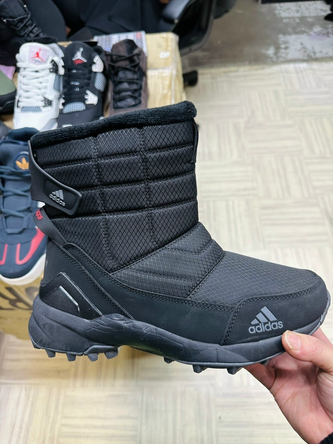 дутики adidas мужские утепленные зимние,дутики зимние на меху adidas terrex,дутики зимние на меху adidas terrex adidas цвет черный,зимние сапоги дутики adidas,дутики adidas зимние непромокаемые
