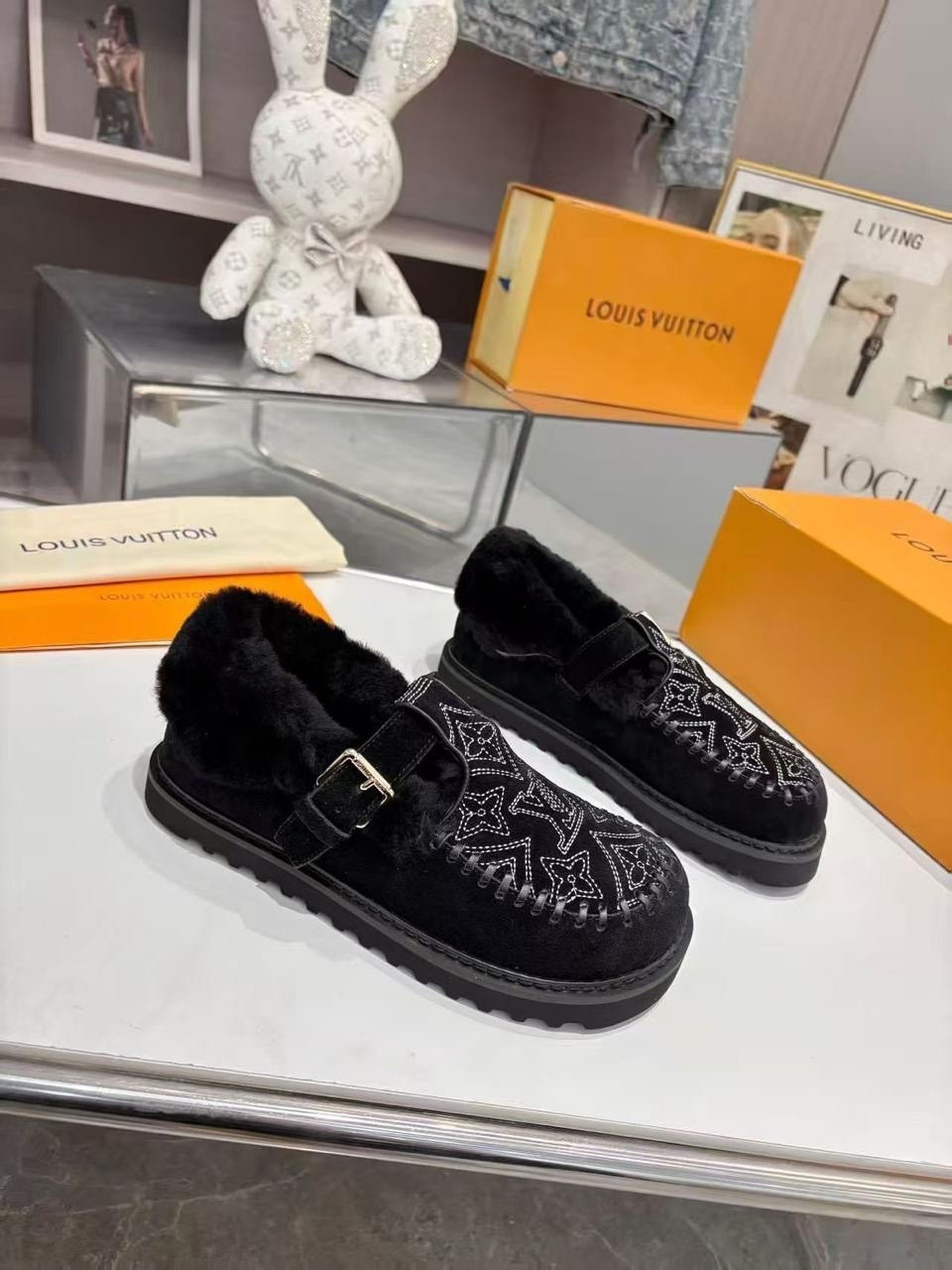 ботинки louis vuitton,лоферы louis vuitton,женские замшевые ботинки louis vuitton colorado comfort на меху бежевые,тапочки louis vuitton,женские сандали louis vuitton