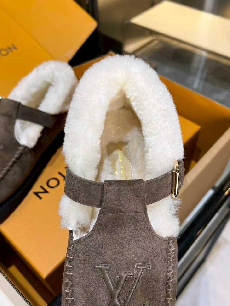 ботинки louis vuitton,лоферы louis vuitton,,женские сандали louis vuitton,женские замшевые ботинки louis vuitton colorado comfort на меху черные