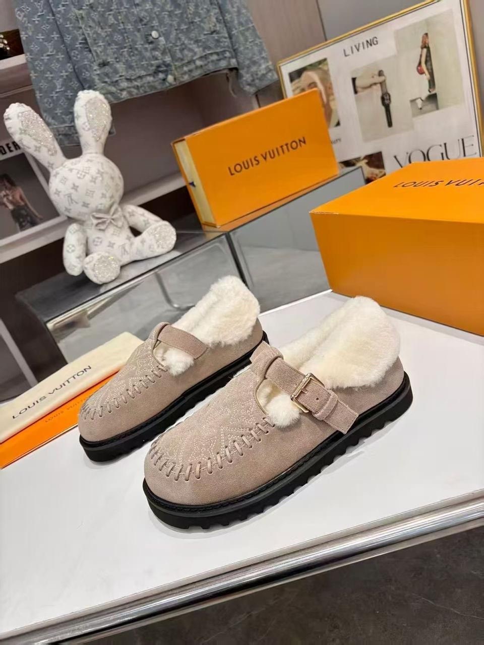 ботинки louis vuitton,лоферы louis vuitton,женские замшевые ботинки louis vuitton colorado comfort на меху бежевые,тапочки louis vuitton,женские сандали louis vuitton