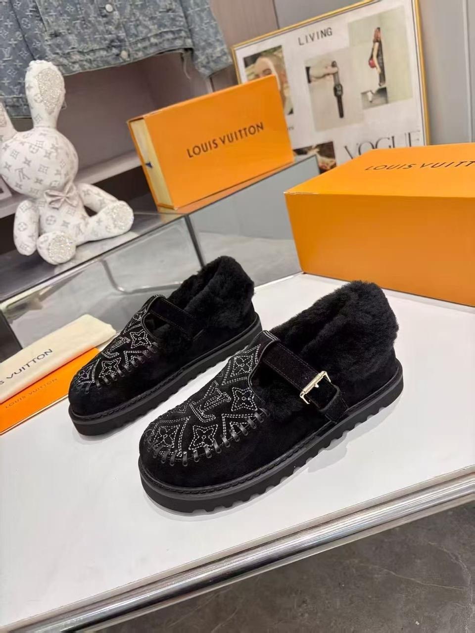 ботинки louis vuitton,лоферы louis vuitton,женские замшевые ботинки louis vuitton colorado comfort на меху бежевые,тапочки louis vuitton,женские сандали louis vuitton