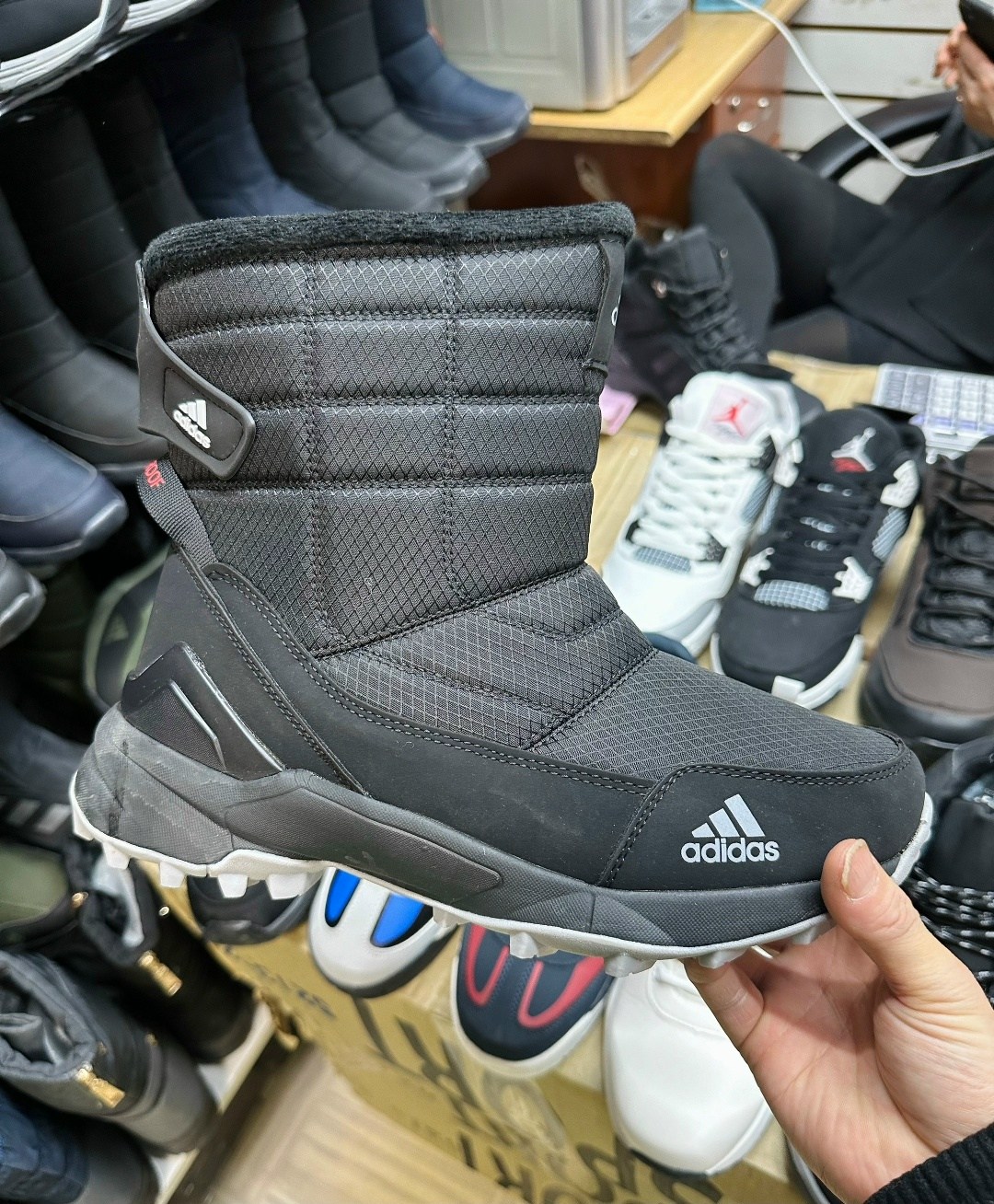 дутики adidas мужские утепленные зимние,дутики зимние на меху adidas terrex,дутики зимние на меху adidas terrex adidas цвет черный,зимние сапоги дутики adidas,дутики adidas зимние непромокаемые