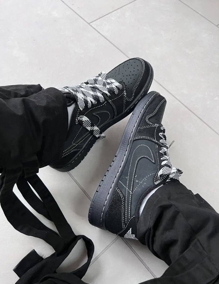 nike air jordan 1 low travis scott black phantom,jordan 1 retro low og sp travis scott black,air jordan 1 low travis scott,jordan 1 low triple black,jordan 1 low travis scott