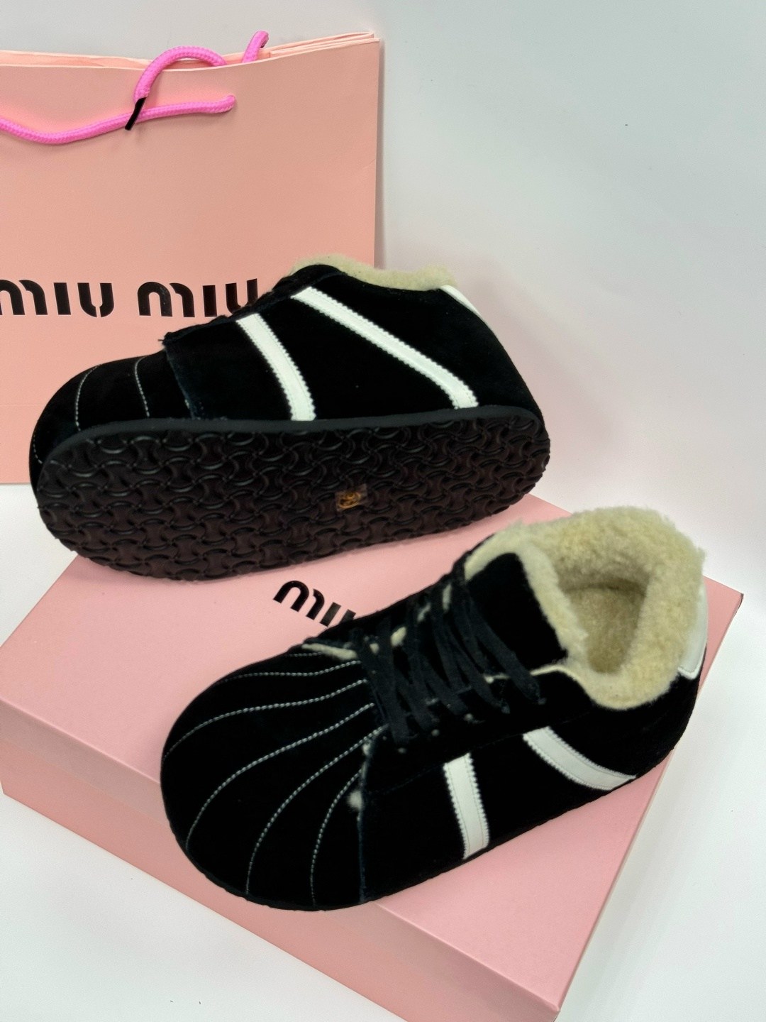 ,кроссовки с мехом miu miu,кроссовки миу миу,спортивная ,кроссовки для малыша