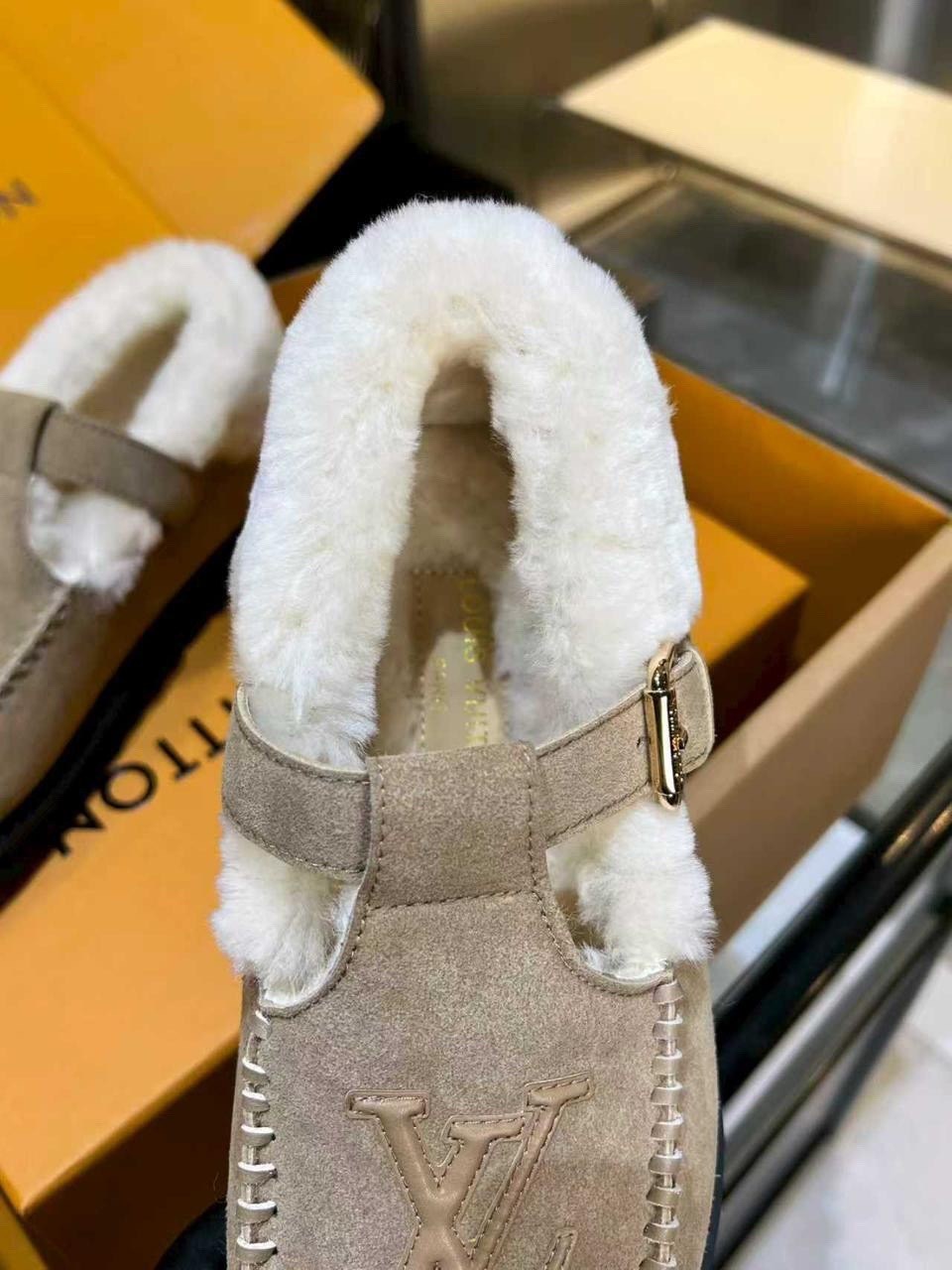 ботинки louis vuitton,лоферы louis vuitton,,женские сандали louis vuitton,женские замшевые ботинки louis vuitton colorado comfort на меху черные