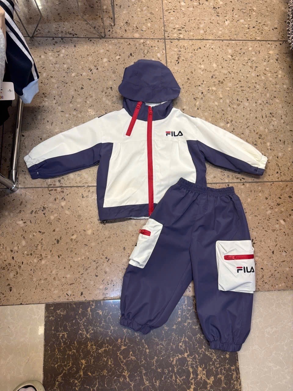 спортивный костюм fila для мальчиков,спортивные костюм,костюм фила детский,спортивные костюмы для девочек,костюм классический