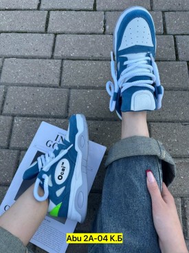 Кроссовки