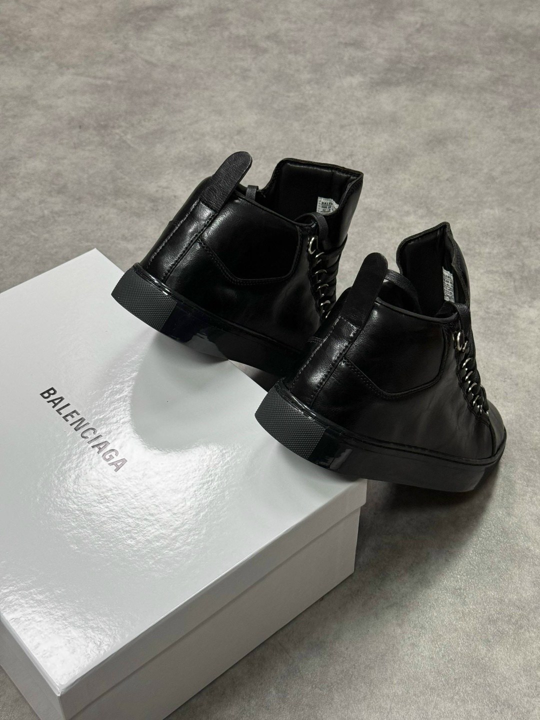 ,balenciaga arena high-top leather trainers in black for men,кеды balenciaga,мужской кроссовки,balenciaga arena high