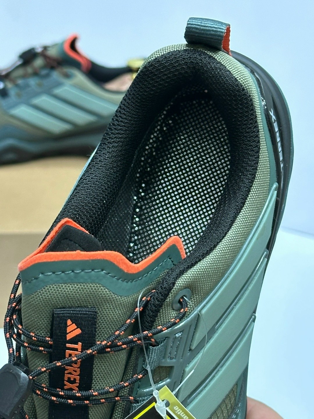 кроссовки adidas terrex,треккинговые кроссовки adidas outdoor terrex,adidas terrex,туристическая ,треккинговая  adidas terrex skychaser