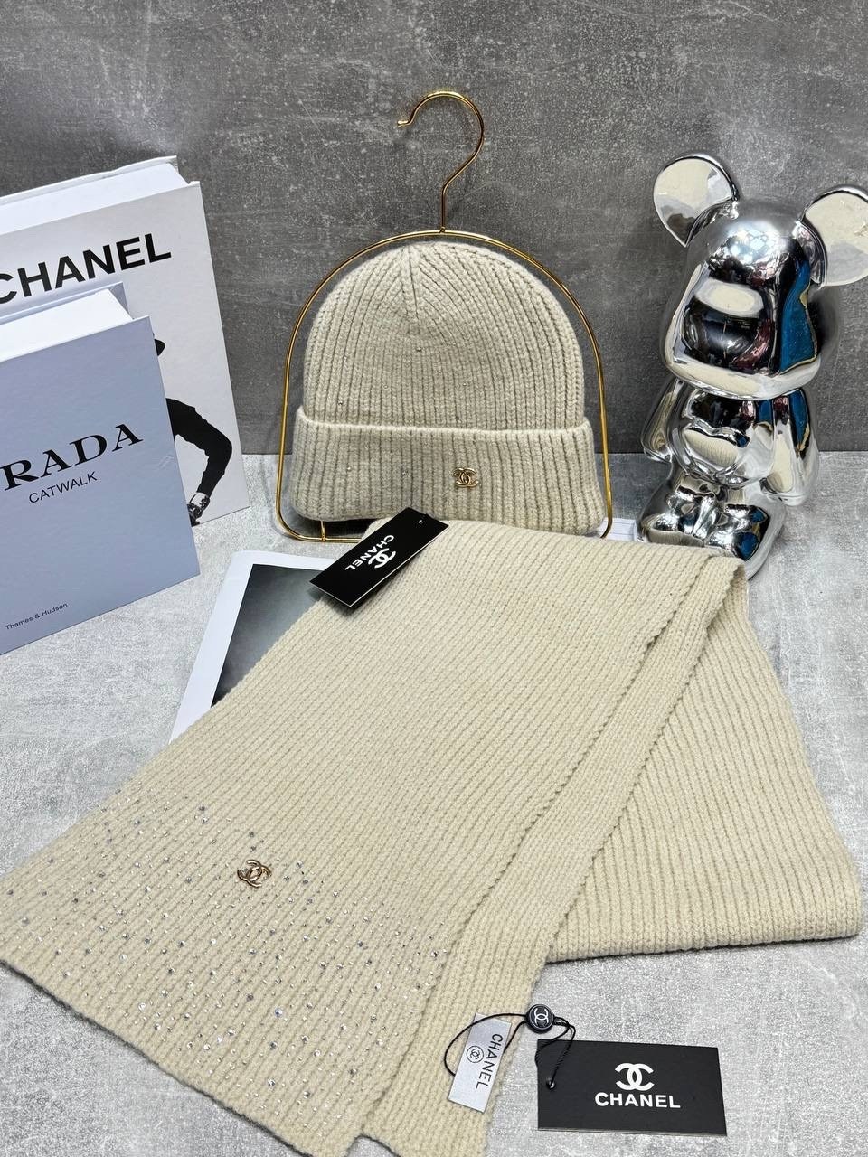 шарф chanel,шапка chanel,комплект из шапки и шарфа и перчаток chanel,шапка chanel набор шапка/шарф/перчатки,шапка chanel набор шапка/шарф/перчатки ch15