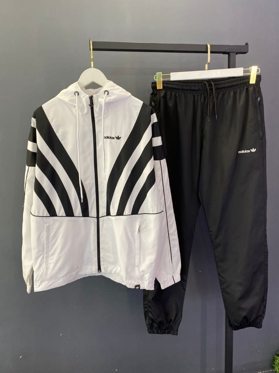 спортивный костюм адидас,костюм адидас 90е,спортивный костюм adidas,спортивные костюмы адидас материал плащевка,спортивный костюм мужской adidas