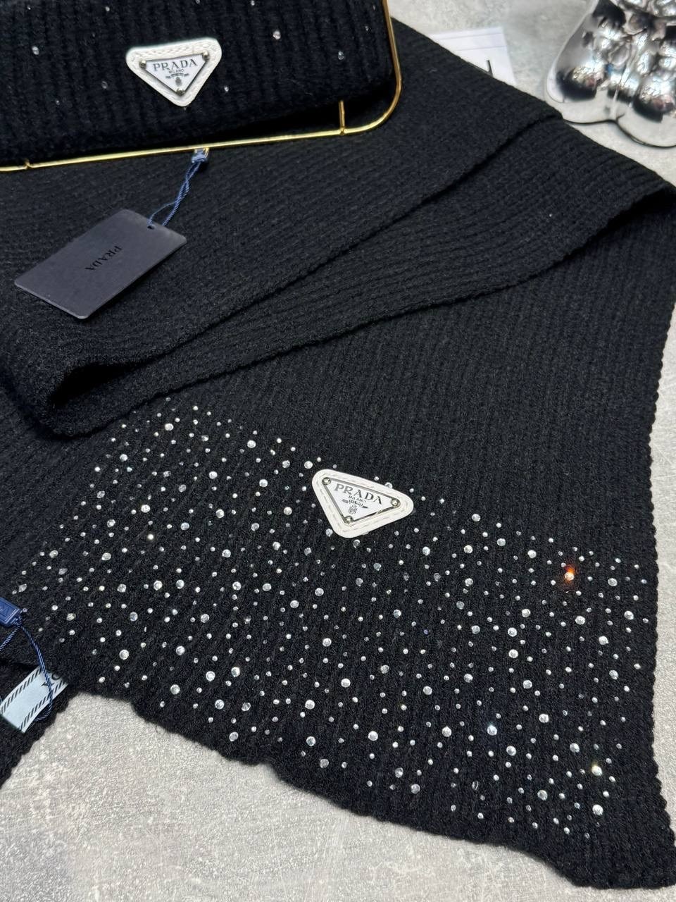 шапка prada,шапка и шарф,комплект шапка с шарфом,шарф chanel,набор шапка и шарф