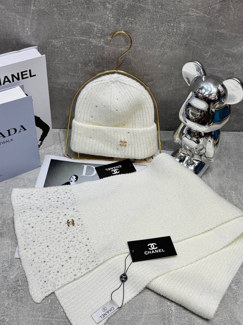 шапка chanel,комплект шарфа и шапки,зимний комплект из шапки и шарфа chanel,шарф chanel,шапка и шарф