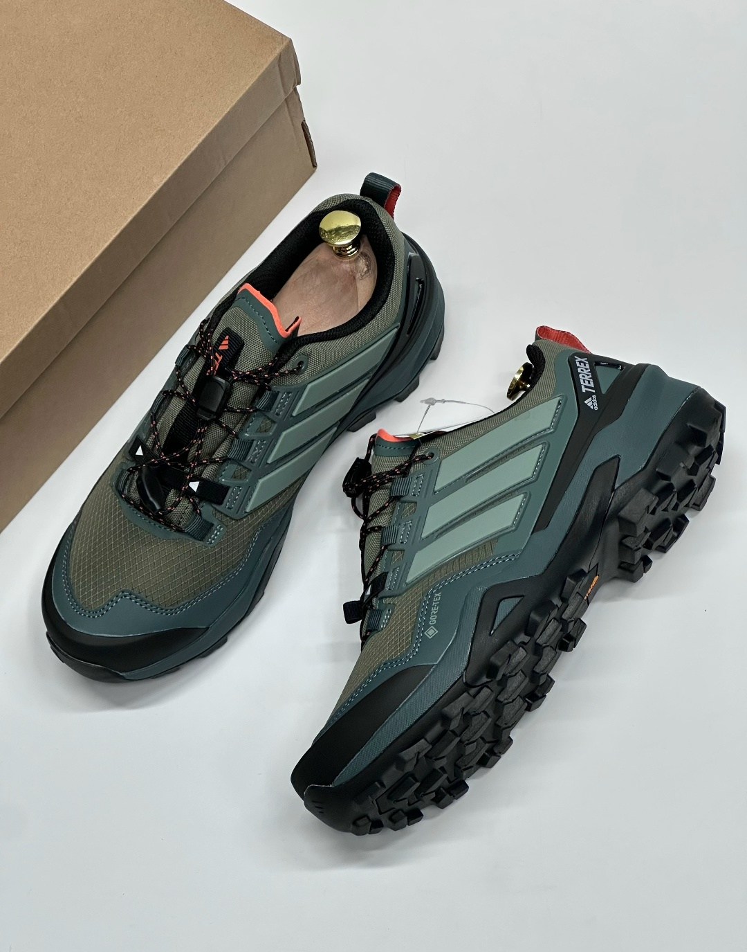кроссовки adidas terrex,треккинговые кроссовки adidas outdoor terrex,adidas terrex,туристическая ,треккинговая  adidas terrex skychaser