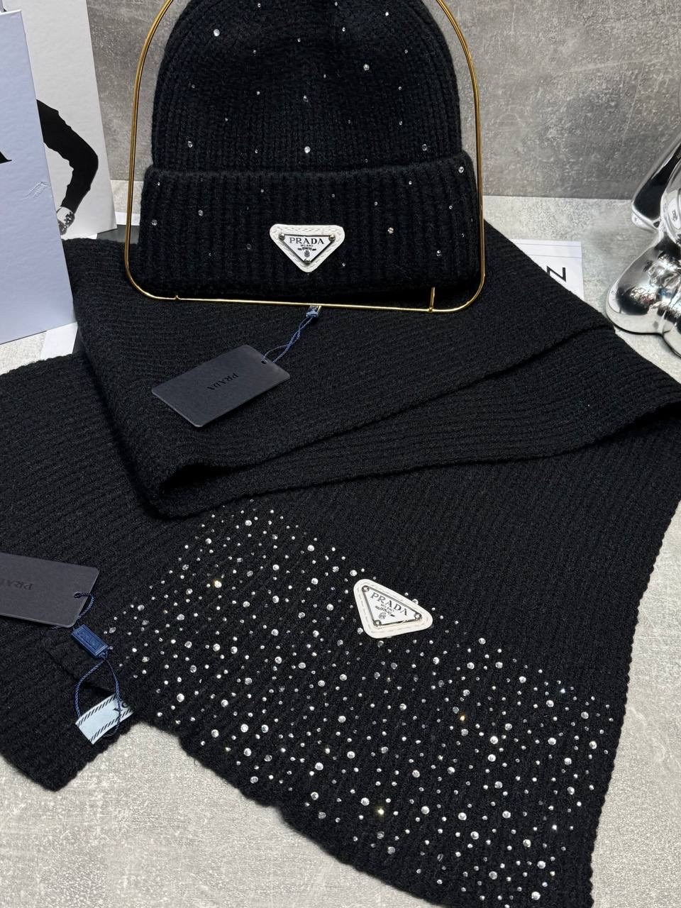 шапка prada,шапка и шарф,комплект шапка с шарфом,шарф chanel,набор шапка и шарф