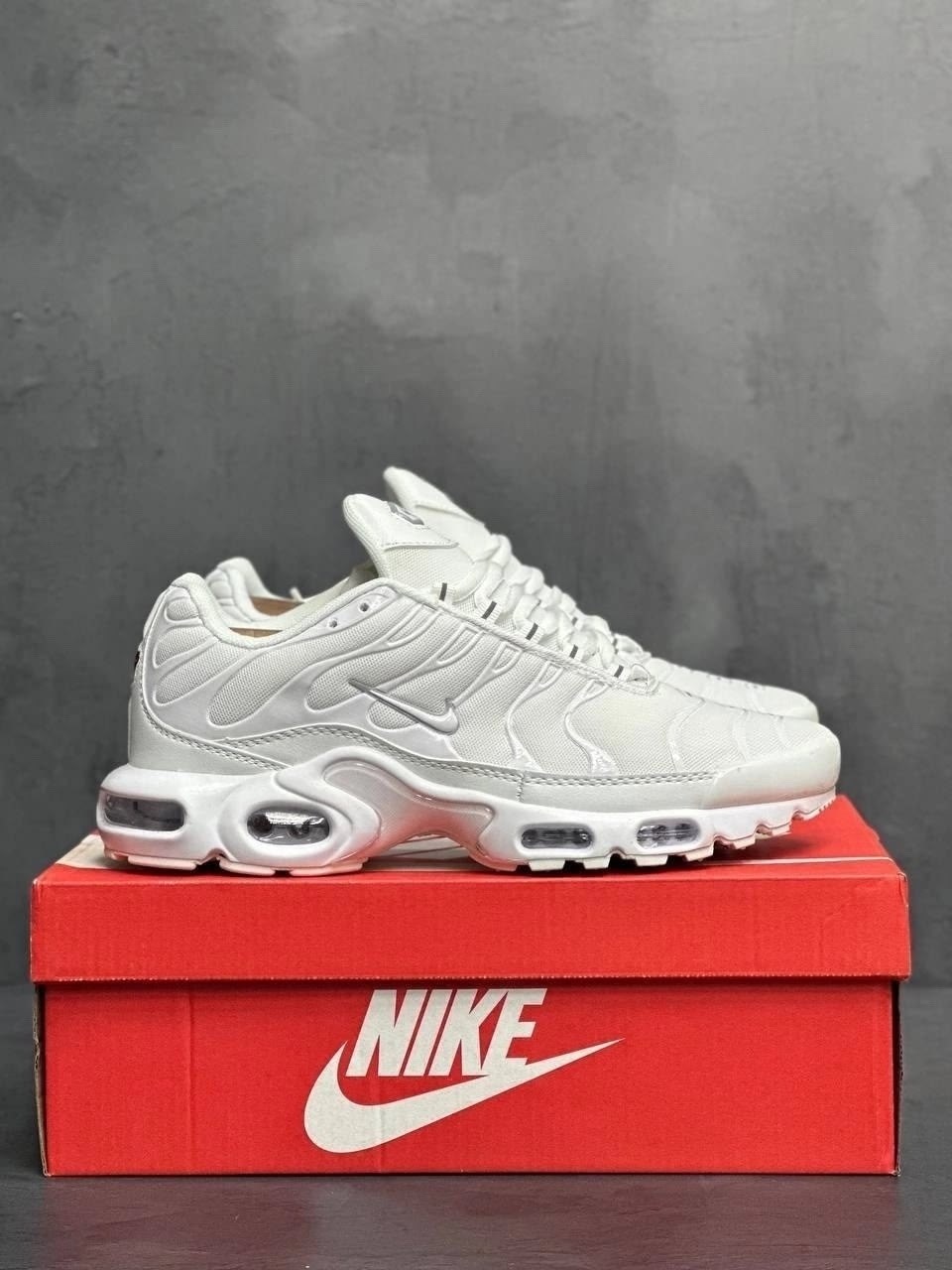 кроссовки nike air max plus tn,nike air max tn plus,кроссовки nike air max tn plus мужские,кроссовки мужские nike air max plus,кроссовки nike air max plus